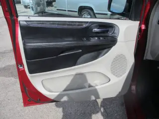Chrysler Town and Country 2012