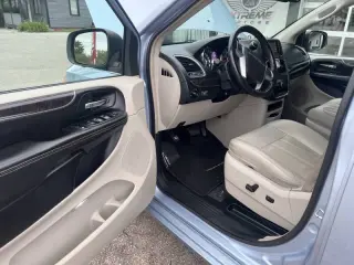 2013 Chrysler Town and Country