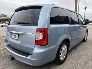 2013 Chrysler Town and Country