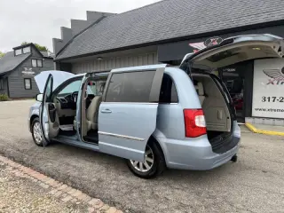 2013 Chrysler Town and Country