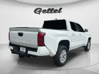 Toyota Tacoma 2024 4x2 SR5 4dr Double Cab 5.0 ft SB