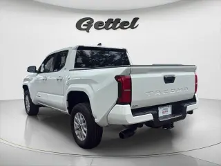 Toyota Tacoma 2024 4x2 SR5 4dr Double Cab 5.0 ft SB