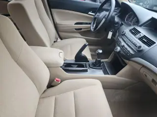 Honda Accord 2012 LX 4dr Sedan 5M