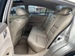 2004 Nissan Maxima