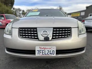 2004 Nissan Maxima