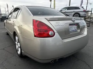 2004 Nissan Maxima