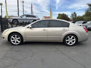 2004 Nissan Maxima