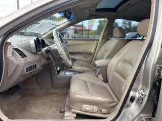 2004 Nissan Maxima