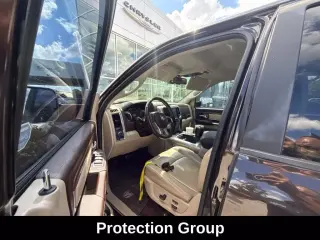 Ram 1500 2017 4x4 Laramie 4dr Crew Cab 5.5 ft. SB Pickup