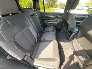 Jeep Grand Cherokee L 2026 4x2 Laredo 4dr SUV