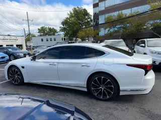 2023 Lexus LS