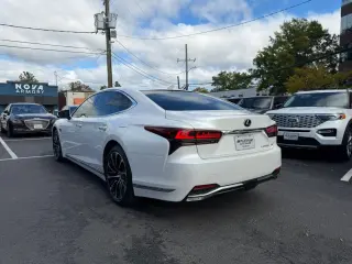 2023 Lexus LS