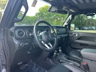 Jeep Wrangler Unlimited 2022 4x4 Sahara SUV de 4 puertas