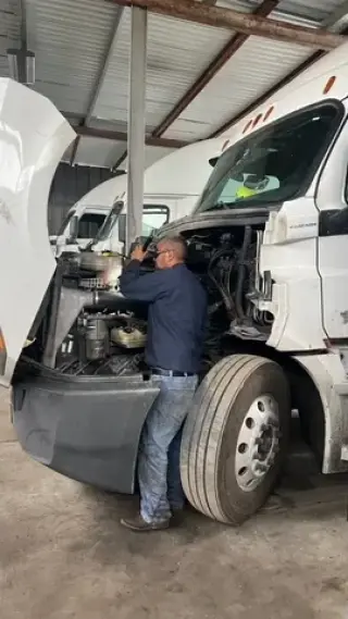 ¡REPARA TU CAMIÓN RÁPIDAMENTE!