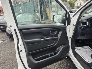 2017 Nissan Titan