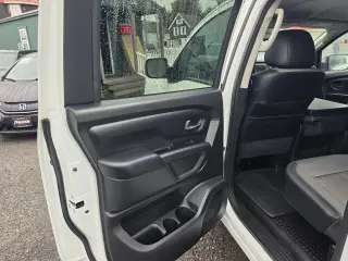 2017 Nissan Titan