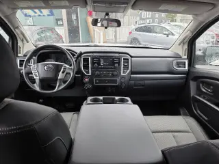 2017 Nissan Titan