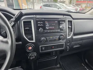 2017 Nissan Titan