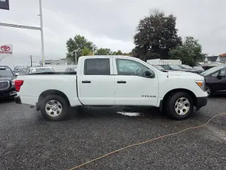 2017 Nissan Titan