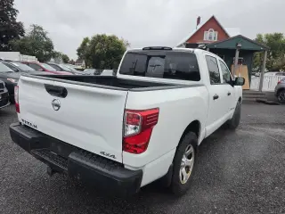 2017 Nissan Titan