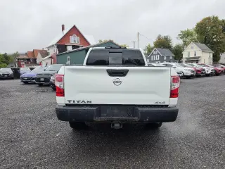 2017 Nissan Titan