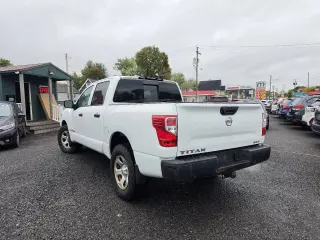 2017 Nissan Titan