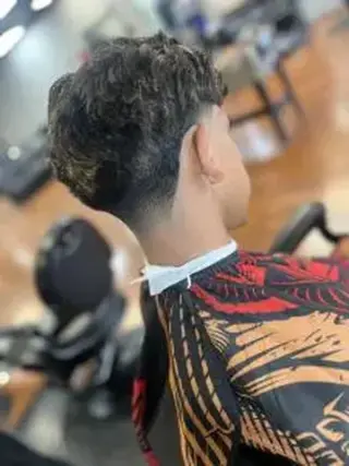 Luce Impecable 21 Barber Shop