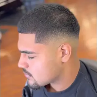 Luce Impecable 21 Barber Shop