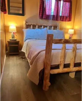 ¡CASA EN IDYLLWILD DISPONIBLE!
