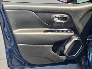 Jeep Renegade 2023 4x4 Latitude 4dr SUV