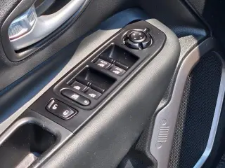 Jeep Renegade 2023 4x4 Latitude 4dr SUV