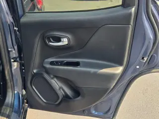 Jeep Renegade 2023 4x4 Latitude 4dr SUV