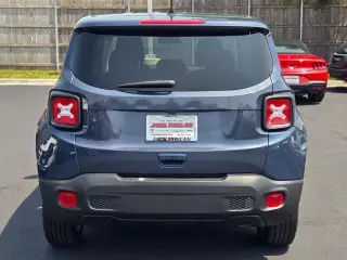 Jeep Renegade 2023 4x4 Latitude 4dr SUV