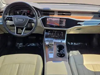 Audi A6 2024 AWD quattro Premium Plus 55 TFSI 4dr Sedán