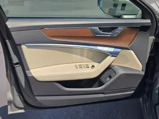 Audi A6 2024 AWD quattro Premium Plus 55 TFSI 4dr Sedán