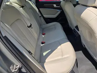 Audi A6 2024 AWD quattro Premium Plus 55 TFSI 4dr Sedán