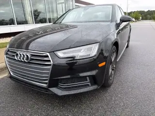 Audi A4 2018 AWD 2.0T quattro Premium Plus 4dr Sedan 7A con selección de verano de Audi