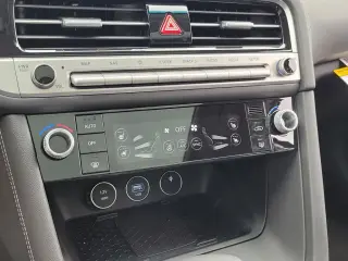 Genesis G70 2026 2.5T Prestige 4dr Sedán