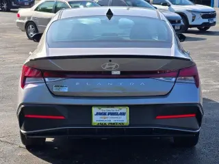 Hyundai ELANTRA 2025 SEL Sport 4dr Sedán