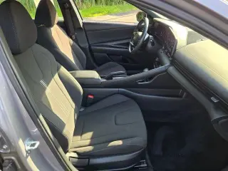 Hyundai ELANTRA 2025 SEL Sport 4dr Sedán