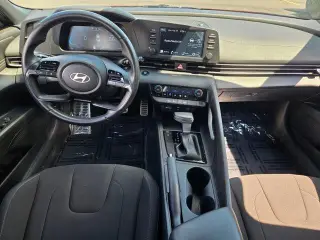 Hyundai ELANTRA 2025 SEL Sport 4pt Sedán