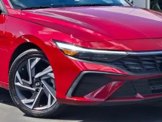 Hyundai ELANTRA 2025 SEL Sport 4pt Sedán