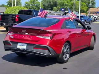 Hyundai ELANTRA 2025 SEL Sport 4pt Sedán