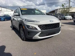 Hyundai KONA 2023 SEL crossover de 4 puertas