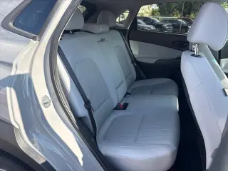 Hyundai KONA 2023 SEL crossover de 4 puertas