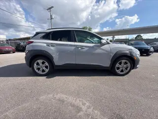 Hyundai KONA 2023 SEL crossover de 4 puertas