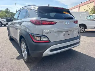 Hyundai KONA 2023 SEL crossover de 4 puertas