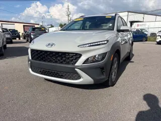 Hyundai KONA 2023 SEL crossover de 4 puertas