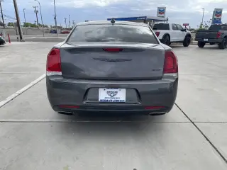 Chrysler 300 2020