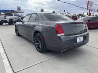 Chrysler 300 2020